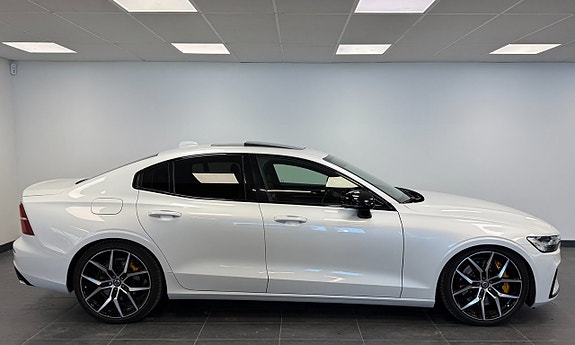 Volvo S60 3 of 5
