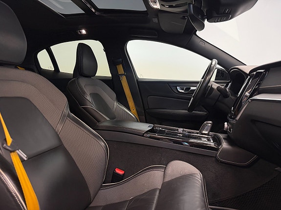 Volvo S60 13 of 22