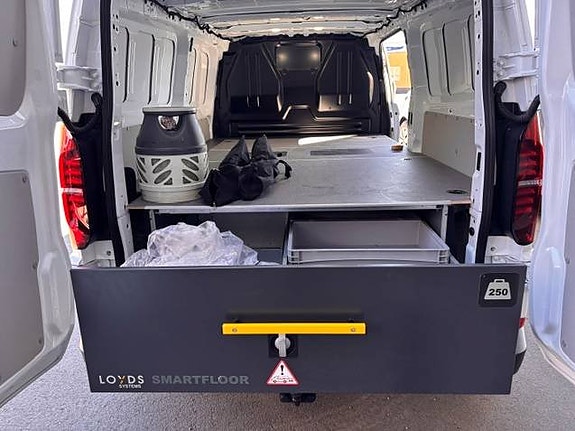 Volkswagen Transporter 6 of 8