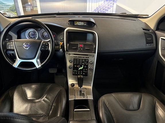 Volvo XC60 11 of 15