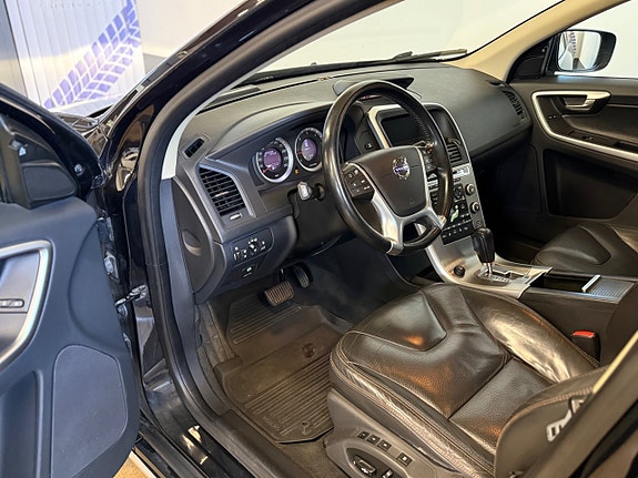 Volvo XC60 9 of 15