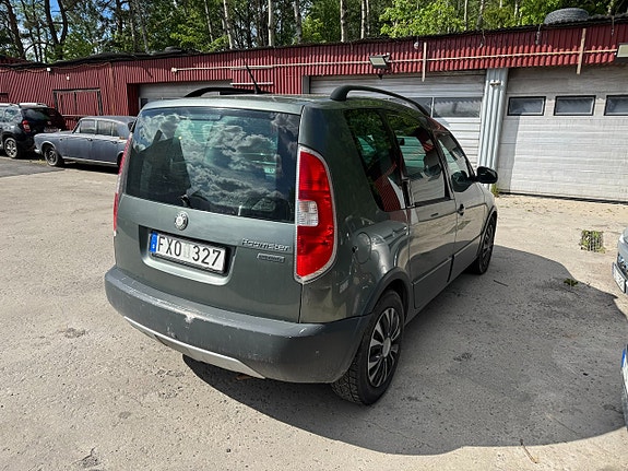 Skoda Roomster Scout 4 of 5