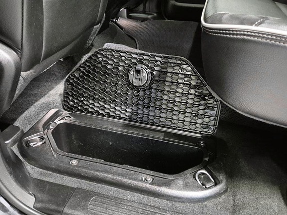 Dodge RAM 1500 9 of 17