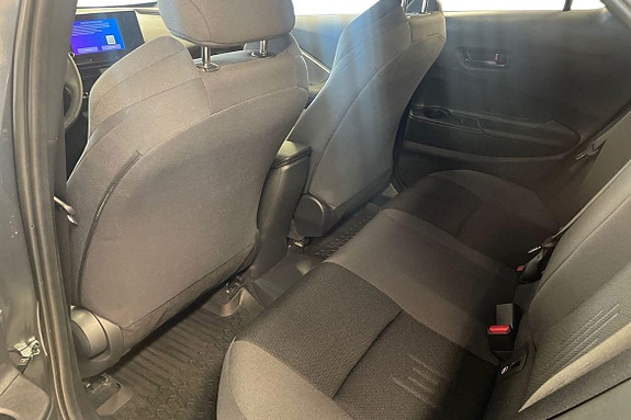 Toyota C-HR 13 of 21