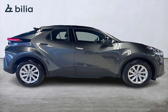 Toyota C-HR 18 of 21