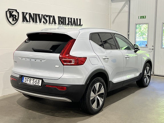 Volvo XC40 4 of 5