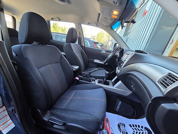 Subaru Forester 9 of 14