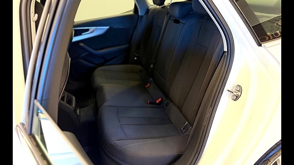 Audi A4 25 of 26