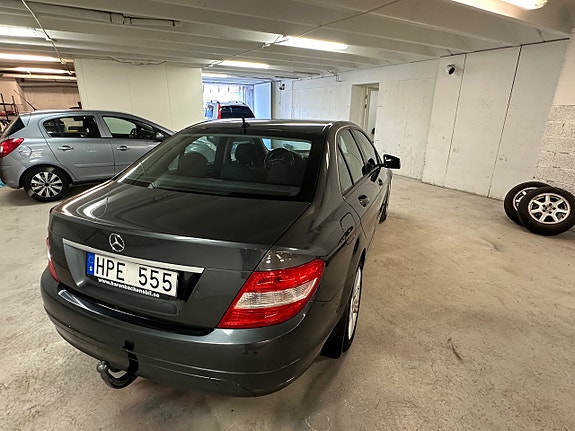 Mercedes-Benz C180 19 of 19