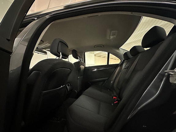 Mercedes-Benz C180 9 of 19