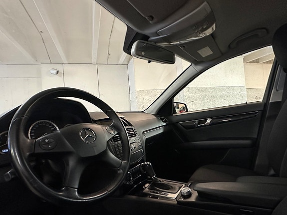 Mercedes-Benz C180 8 of 19