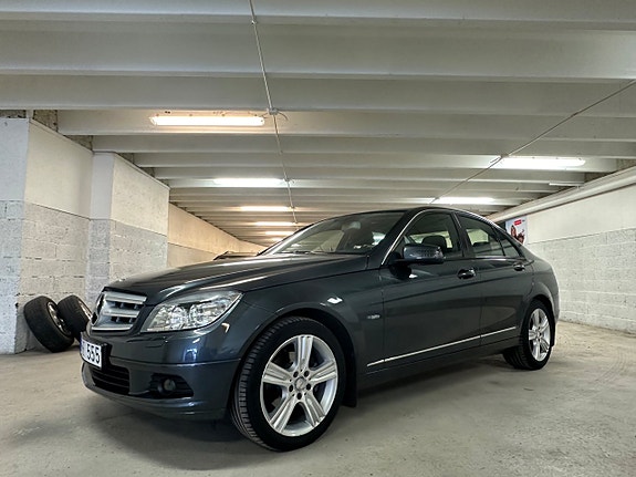 Mercedes-Benz C180 2 of 19