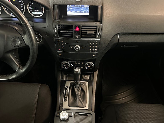 Mercedes-Benz C180 12 of 19