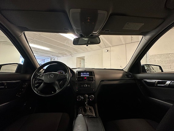 Mercedes-Benz C180 14 of 19