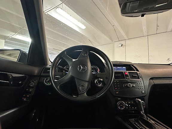 Mercedes-Benz C180 17 of 19