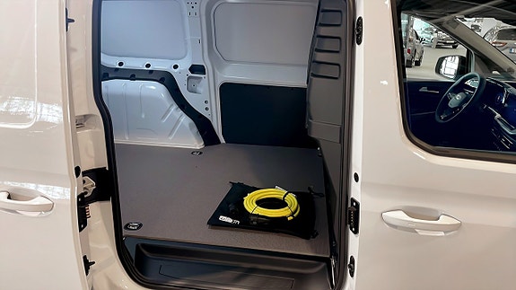 Ford Transit Connect 5 of 12