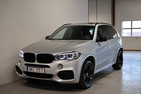 BMW X5 2 of 5