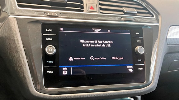 Volkswagen Tiguan 9 of 14
