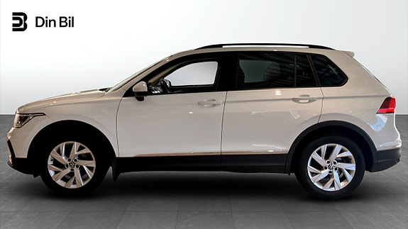 Volkswagen Tiguan 2 of 5