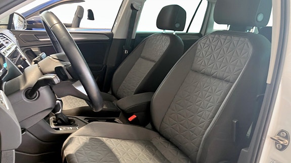 Volkswagen Tiguan 8 of 14