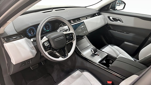 Land Rover Range Rover Velar 13 of 13