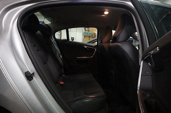 Volvo S60 11 of 23