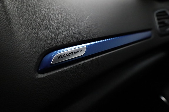 Renault Megane 26 of 29