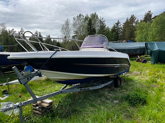 Seamaster med 100hk 4-takt styrpulpetbåt tillverkad i Kungshamn. 2 of 8