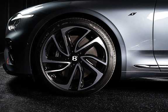 Bentley Continental GTC 13 of 23