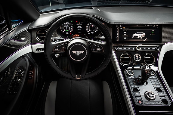 Bentley Continental GTC 17 of 23