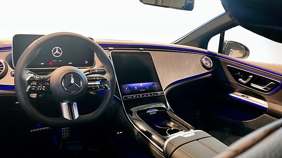 Mercedes-Benz EQE350 7 of 12