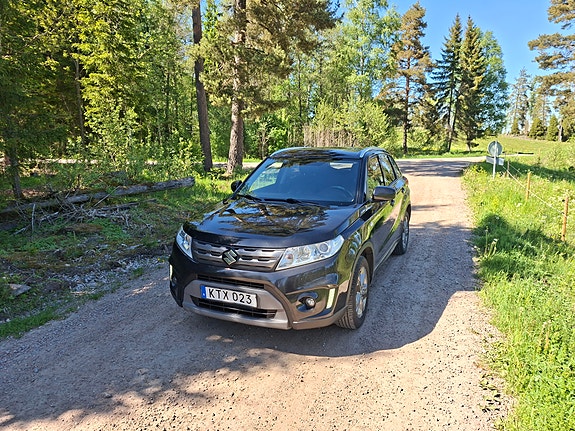 Suzuki Vitara 2 of 5