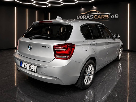 BMW 118d 3 of 5