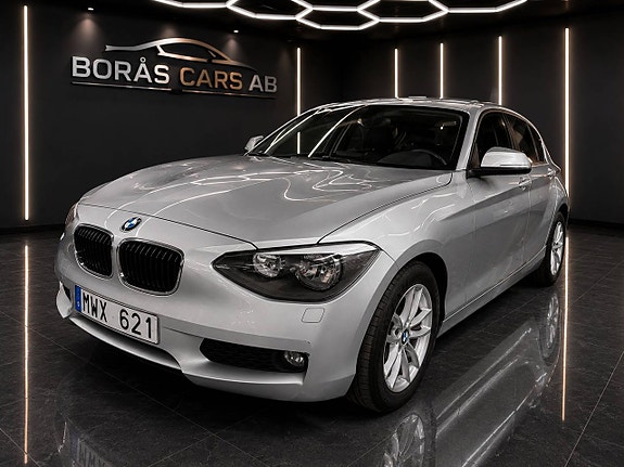 BMW 118d 2 of 5