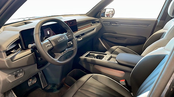 Kia EV9 8 of 12