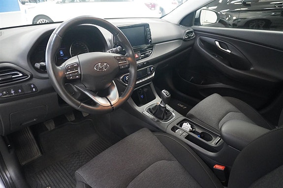 Hyundai i30 2 of 5