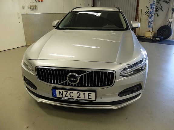 Volvo V90 2 of 5