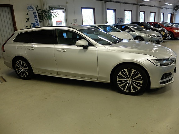 Volvo V90 3 of 5