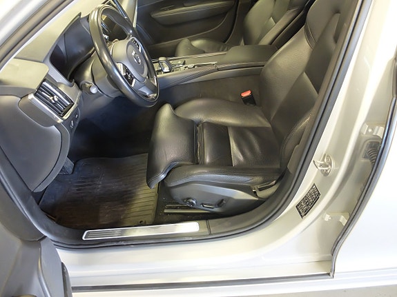 Volvo V90 8 of 14