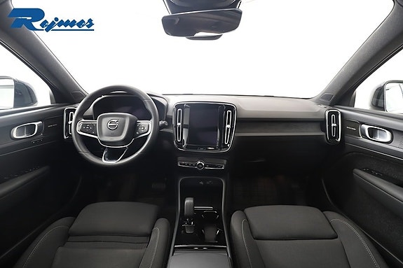 Volvo XC40 5 of 5