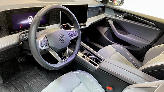 Volkswagen Passat 7 of 14