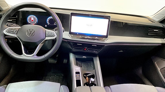 Volkswagen Passat 10 of 14