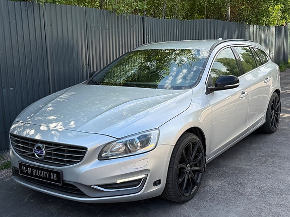 Volvo V60 2 of 7
