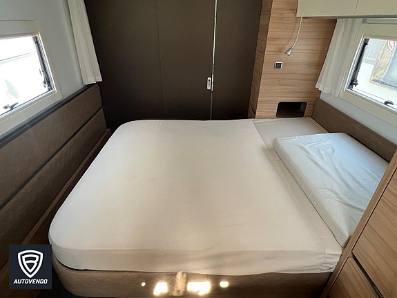 Adria Alpina 663 HT 13 of 18