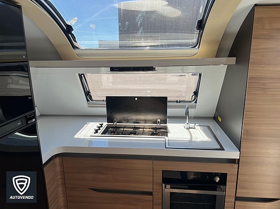 Adria Alpina 663 HT 7 of 18