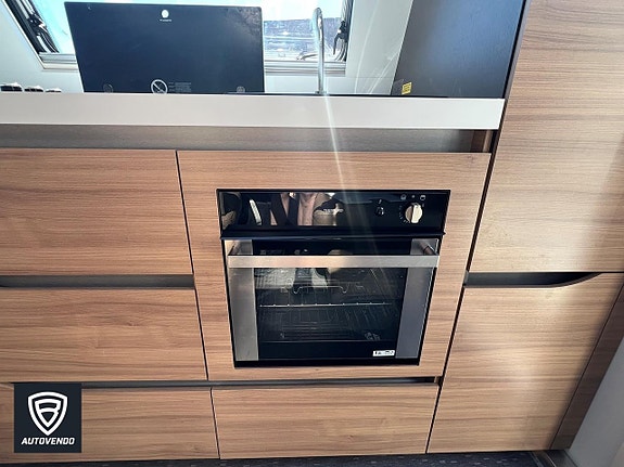 Adria Alpina 663 HT 8 of 18
