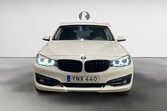BMW 320 10 of 17