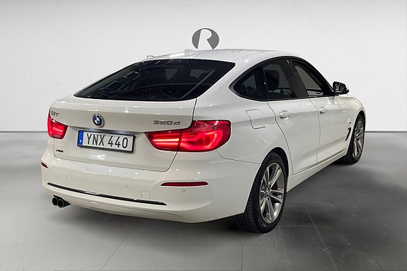BMW 320 7 of 17