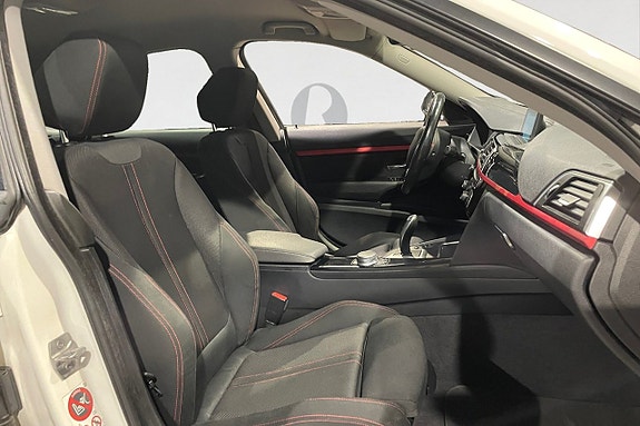 BMW 320 15 of 17