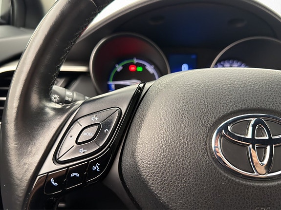 Toyota C-HR 15 of 30